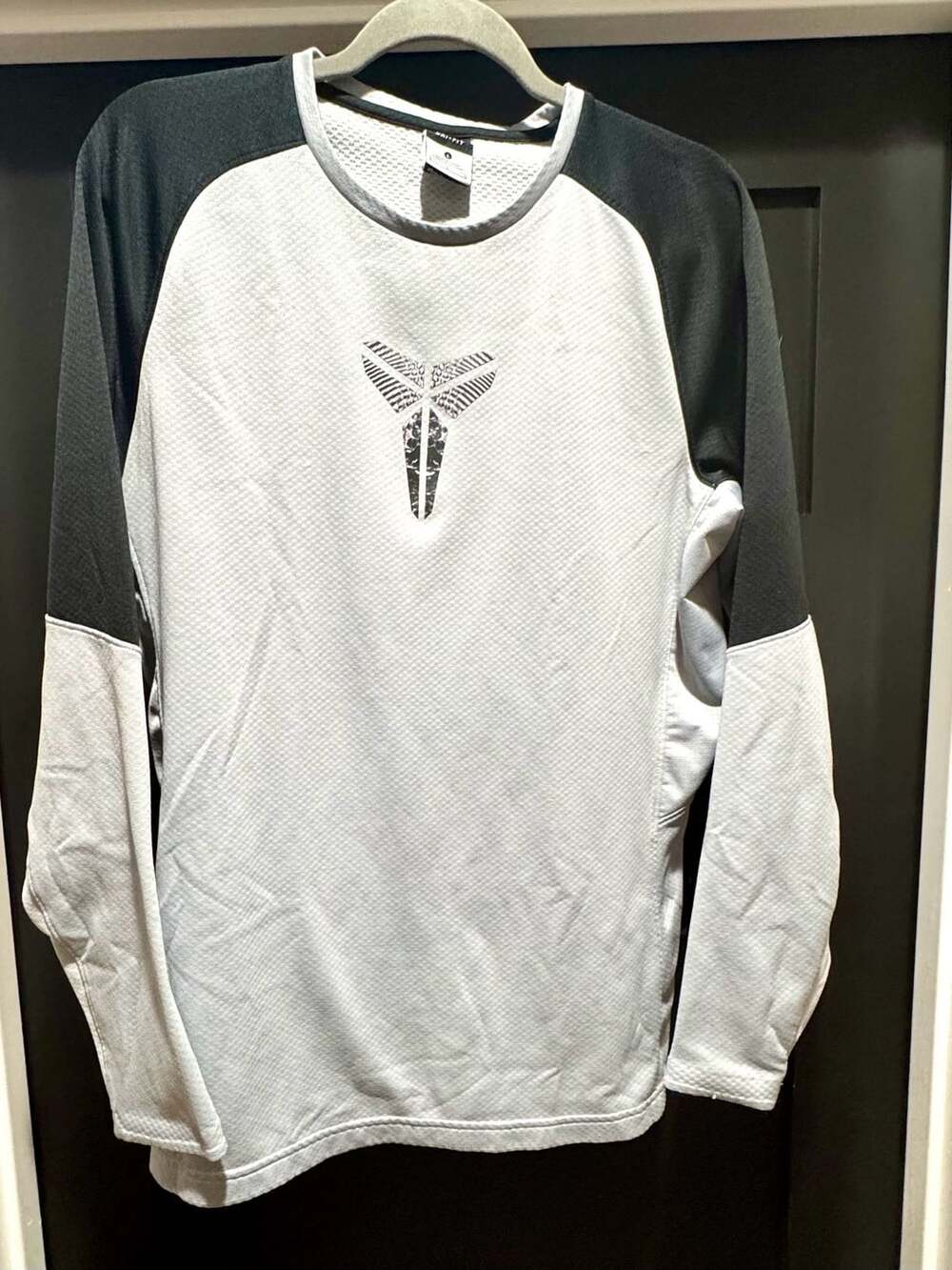 Nike Dri-Fit Kobe Bryant Long Sleeve Snakeskin Graphic T-Shirt